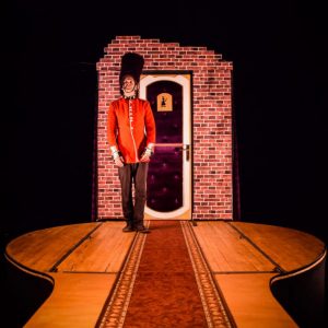 guard-save-the-queen_A-vous-e1540834388506