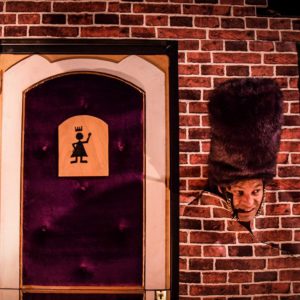 guard-save-the-queen_chplouk-e1540834509244